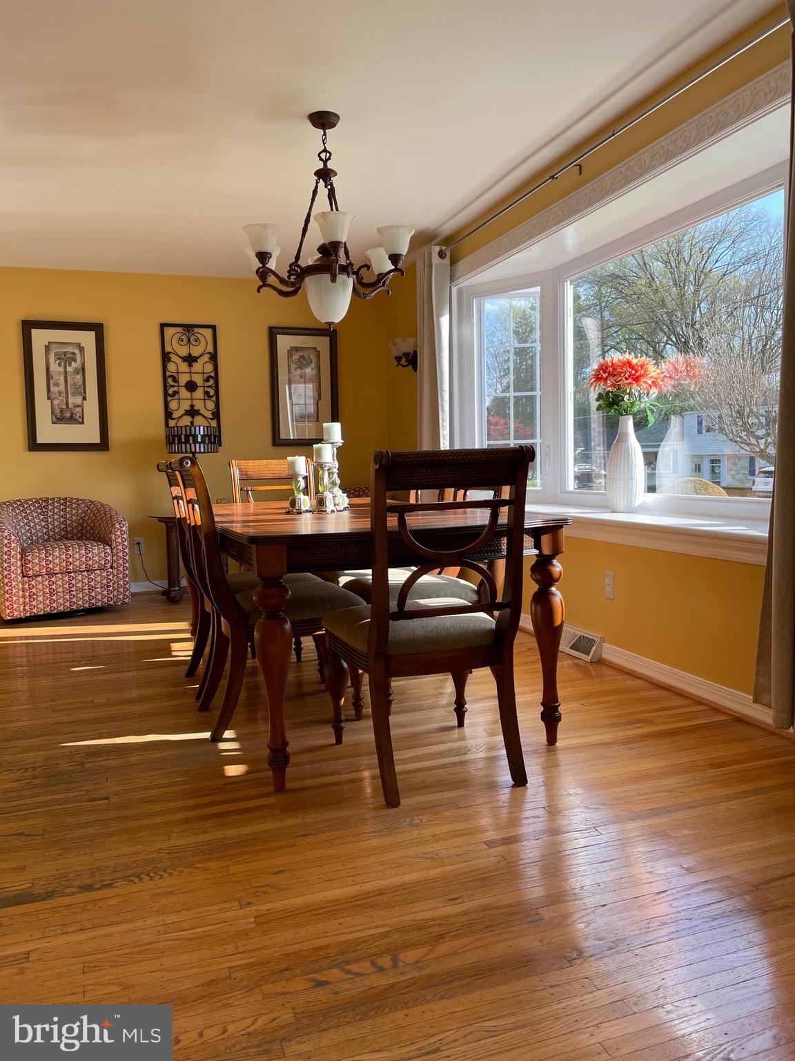 9721 Glenhope Road Philadelphia, PA 19115 - Photo 7 of 42 Dining room