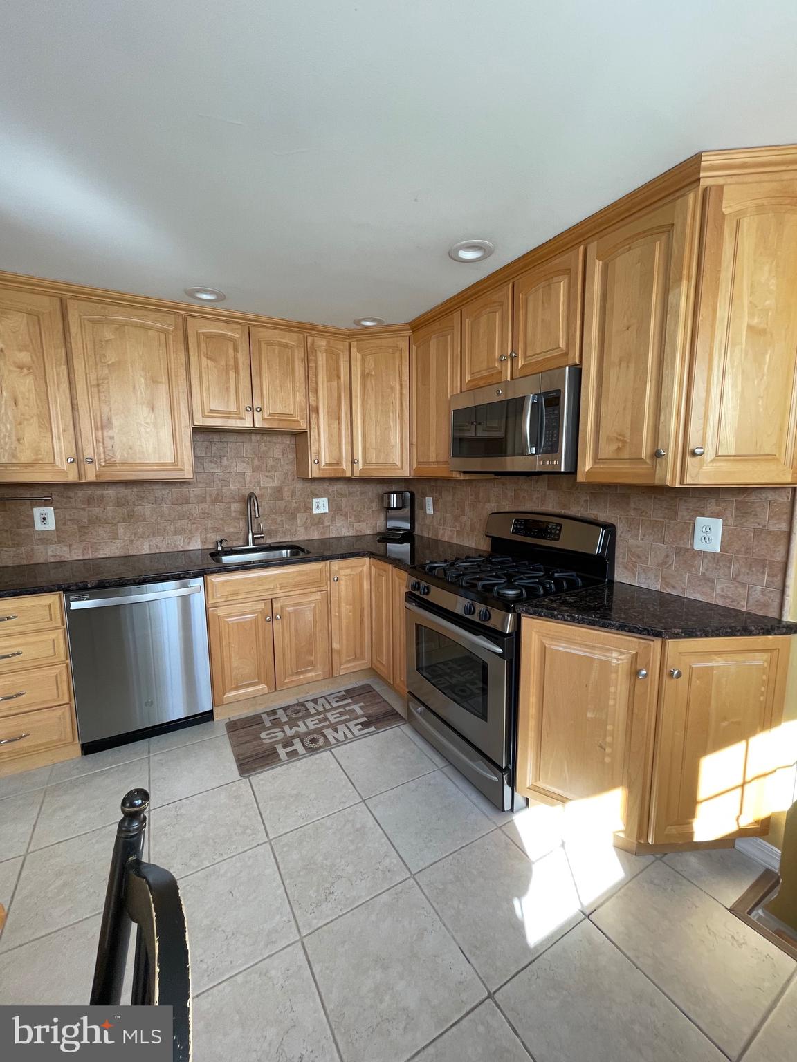 9721 Glenhope Road Philadelphia, PA 19115 - Photo 10 of 42 Kitchen