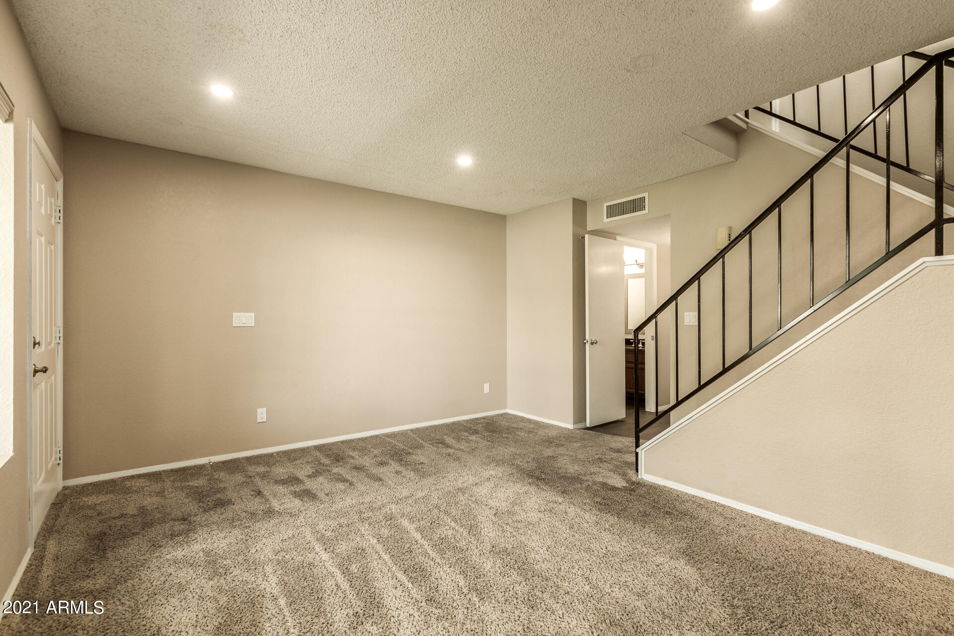 4832 East Mineral Road, Unit 2 Phoenix, AZ 85044 - Photo 7 of 39 08-Mineral