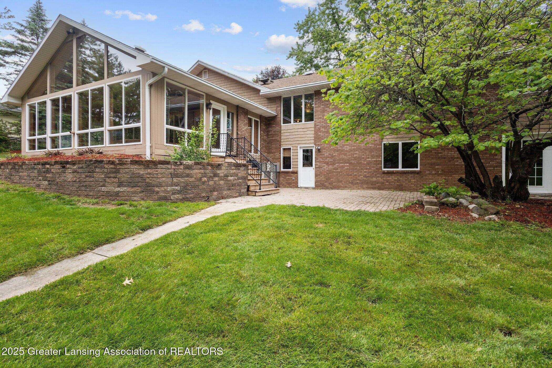 1346 East Howe Road Dewitt, MI 48820 - Photo 43 of 59 1346-E-Howe-Rd-DeWitt-MI-48820-WindowSti