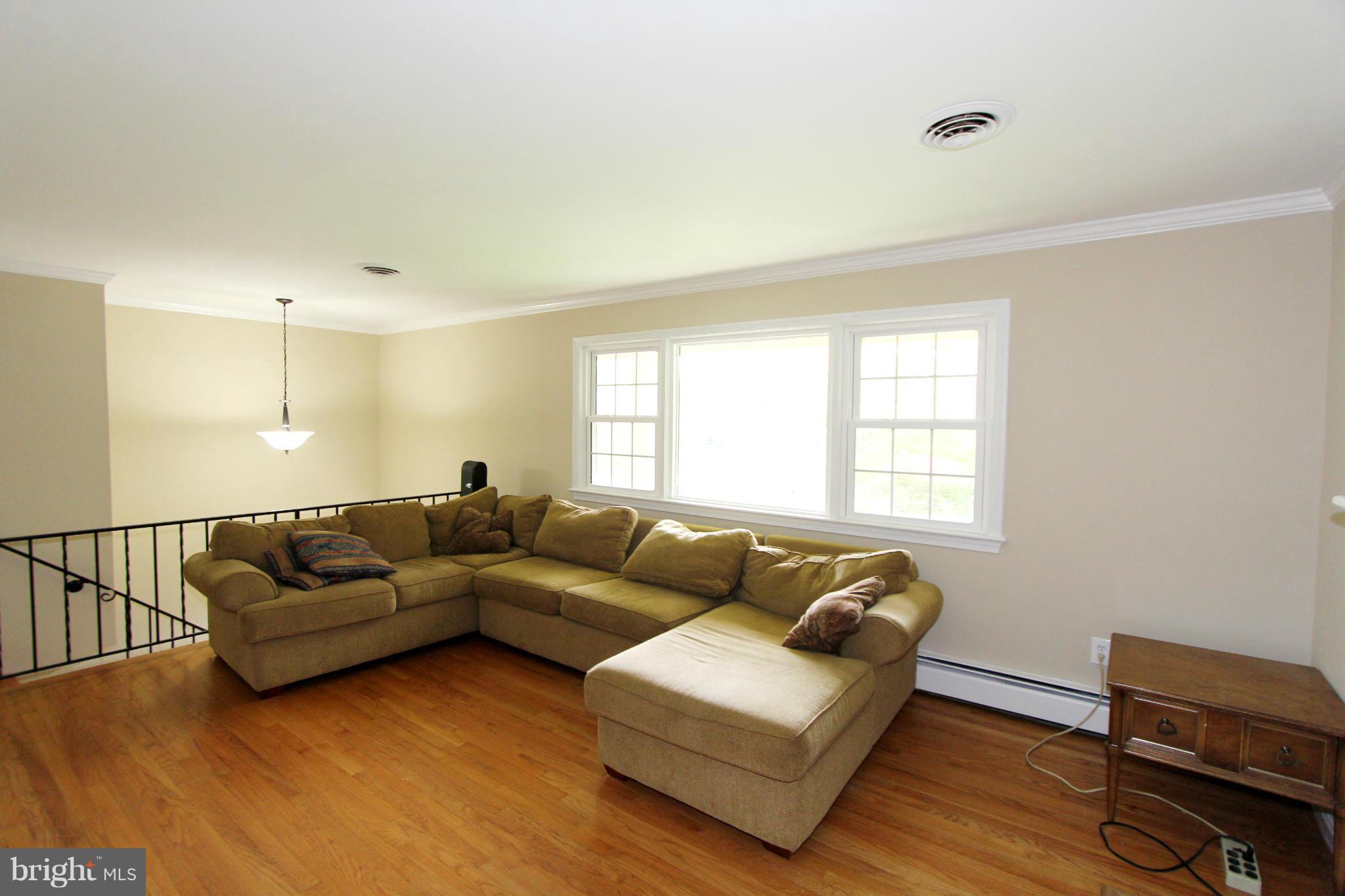 832 Walker Road Great Falls, VA 22066 - Photo 13 of 27 Living Room 2