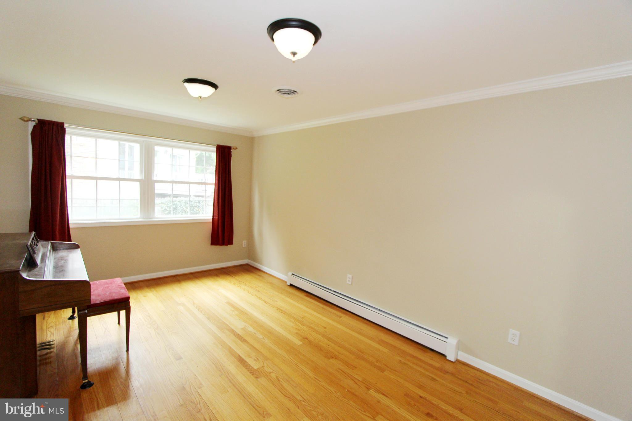 832 Walker Road Great Falls, VA 22066 - Photo 15 of 27 Dining Room 2