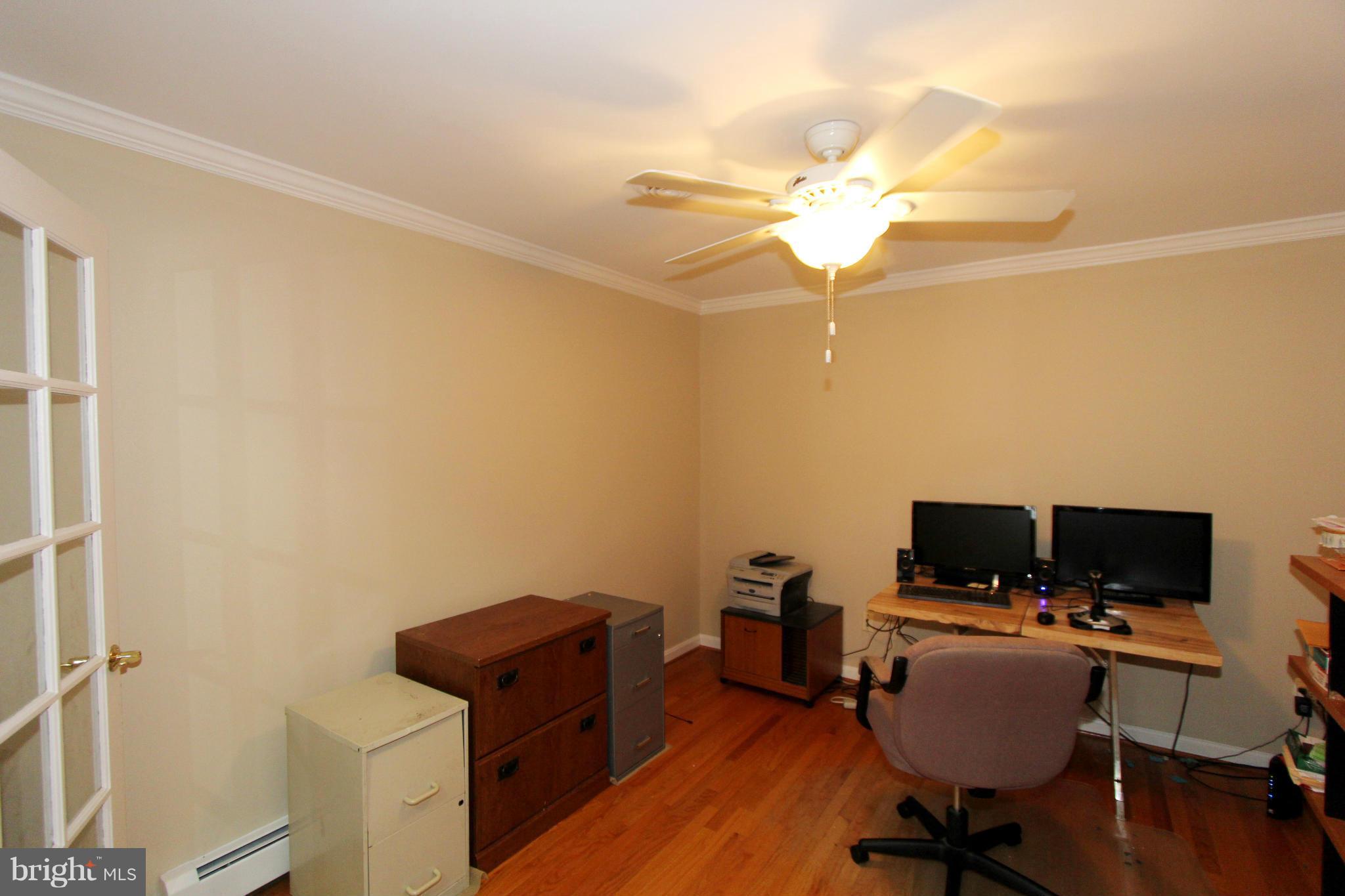 832 Walker Road Great Falls, VA 22066 - Photo 16 of 27 Office