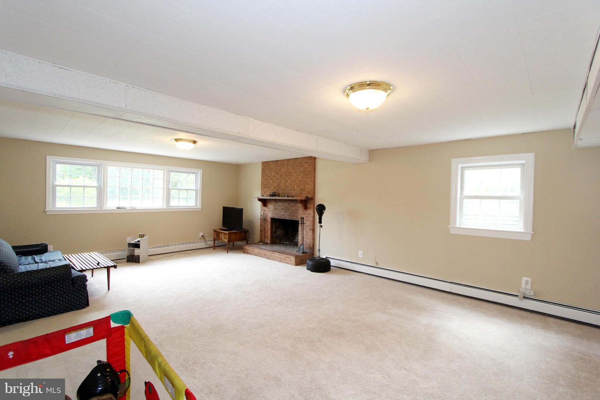 832 Walker Road Great Falls, VA 22066 - Photo 17 of 27 Family Room 1