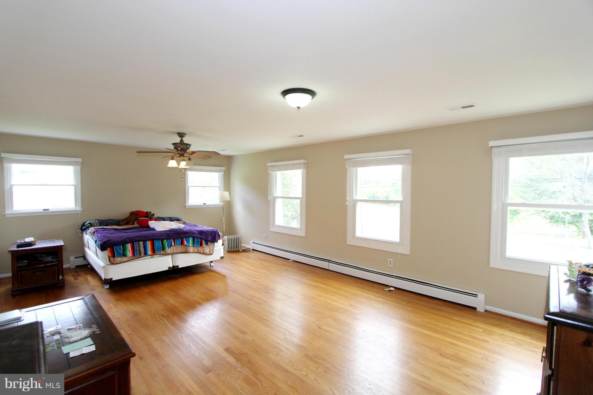 832 Walker Road Great Falls, VA 22066 - Photo 20 of 27 Bedroom (Master)