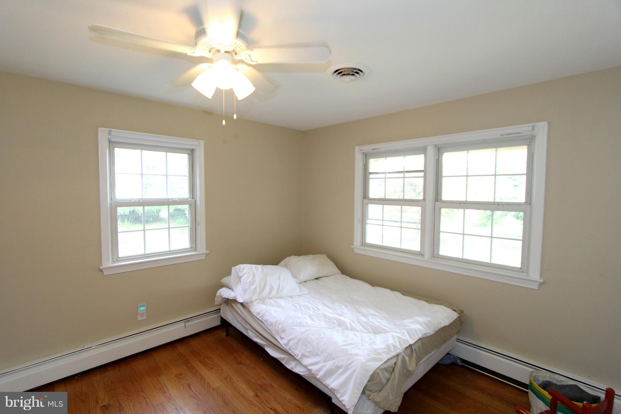 832 Walker Road Great Falls, VA 22066 - Photo 23 of 27 Bedroom 3