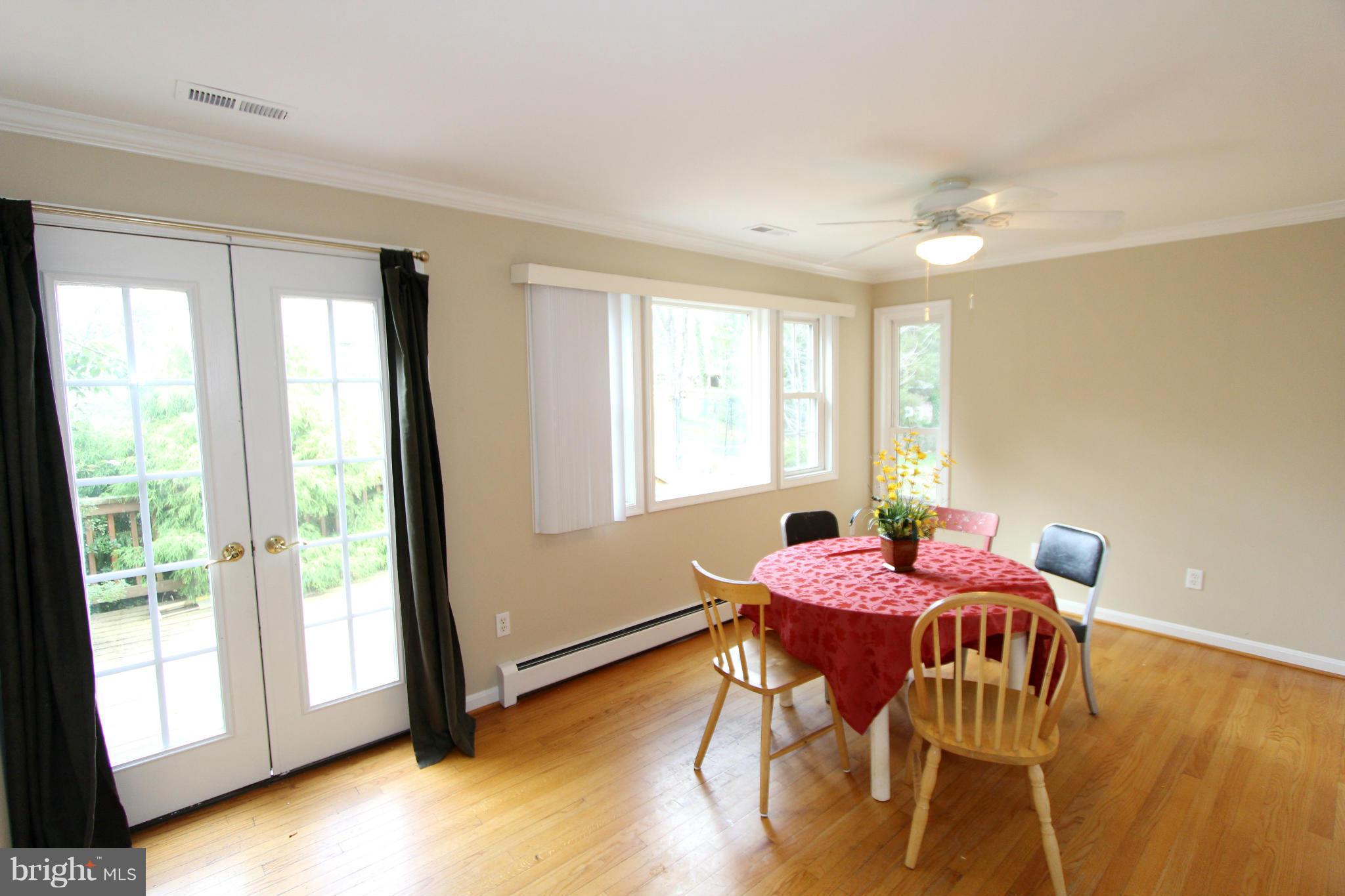 832 Walker Road Great Falls, VA 22066 - Photo 10 of 27 Breakfast 1