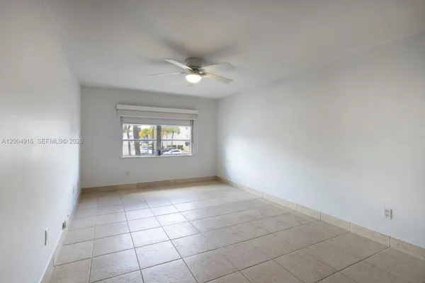 $2,350 | 7747 Southwest 86th Street, Unit D205, Miami, FL 33143