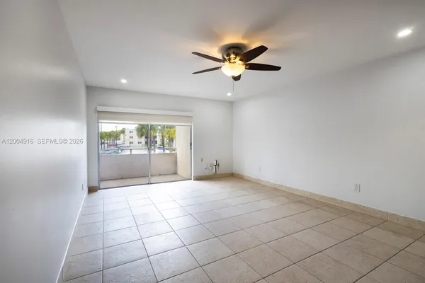 $2,350 | 7747 Southwest 86th Street, Unit D205, Miami, FL 33143