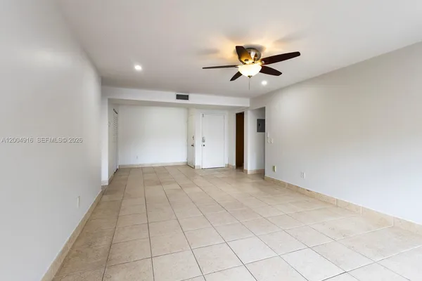 $2,350 | 7747 Southwest 86th Street, Unit D205, Miami, FL 33143