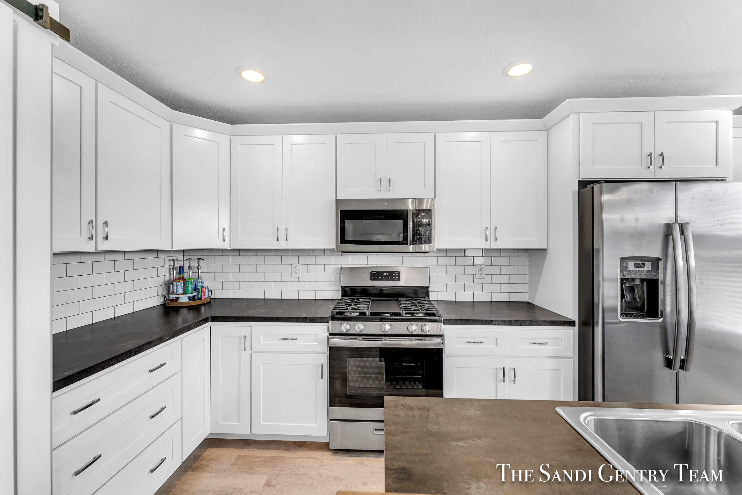 14708 Leonard Road Spring Lake, MI 49456 - Photo 18 of 53 AIV00141