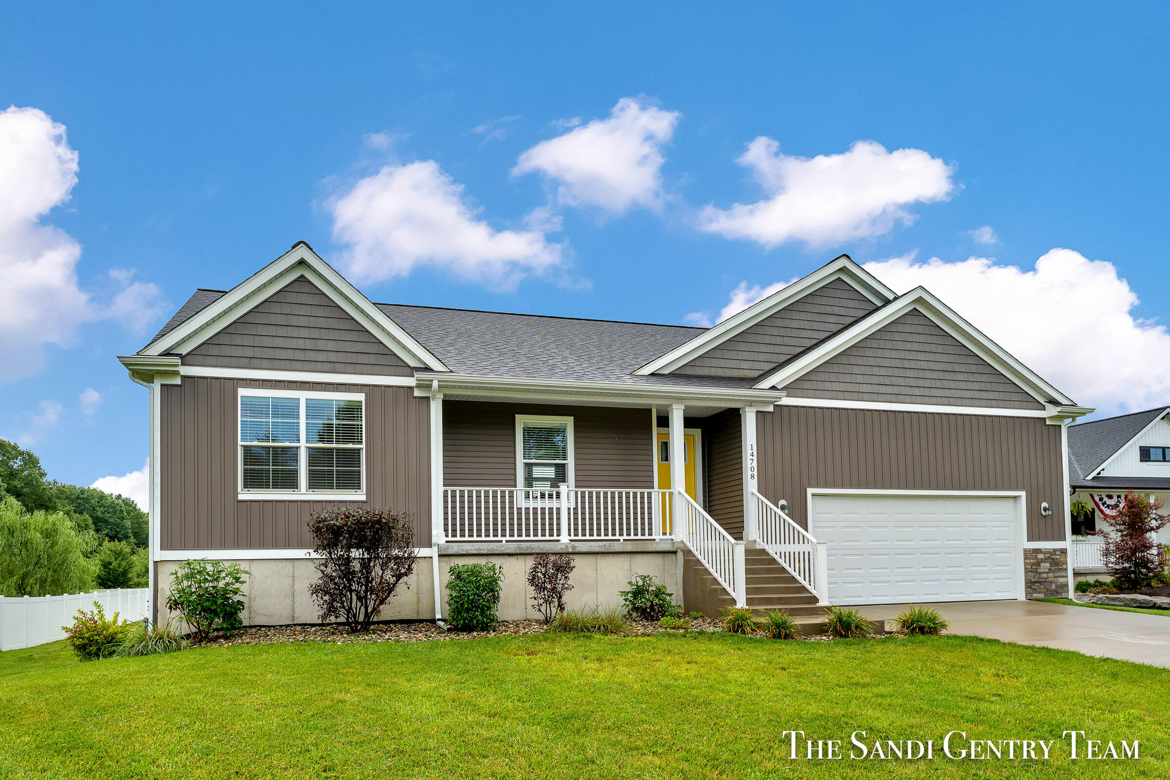 14708 Leonard Road Spring Lake, MI 49456 - Photo 4 of 53 AIV00271