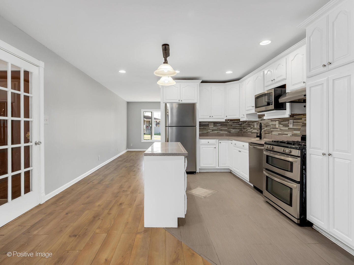 27 Hawthorne Lane Streamwood, IL 60107 - Photo 8 of 22