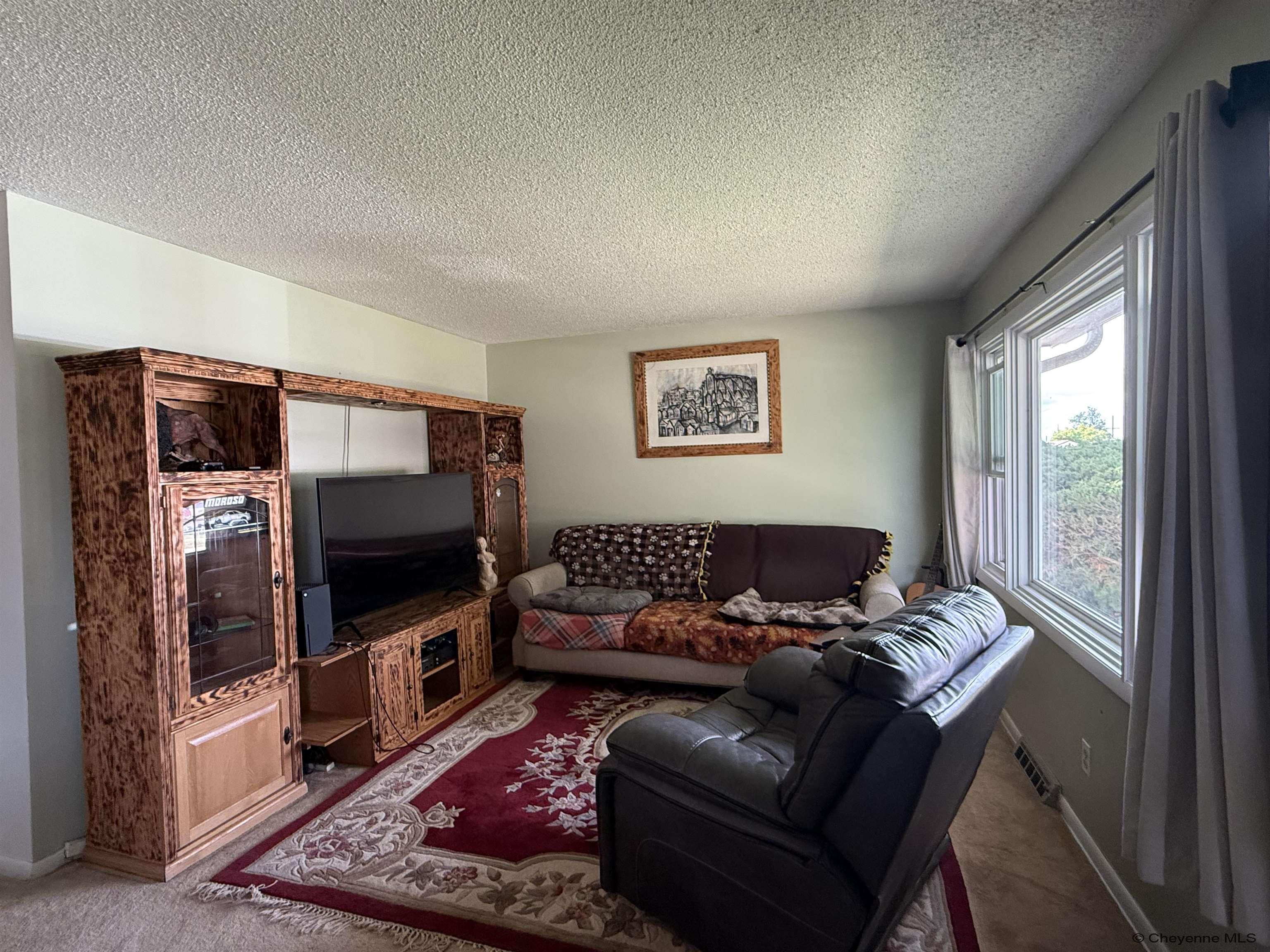 1231 West Jefferson Road Cheyenne, WY 82007 - Photo 4 of 21 Gallery Image 4