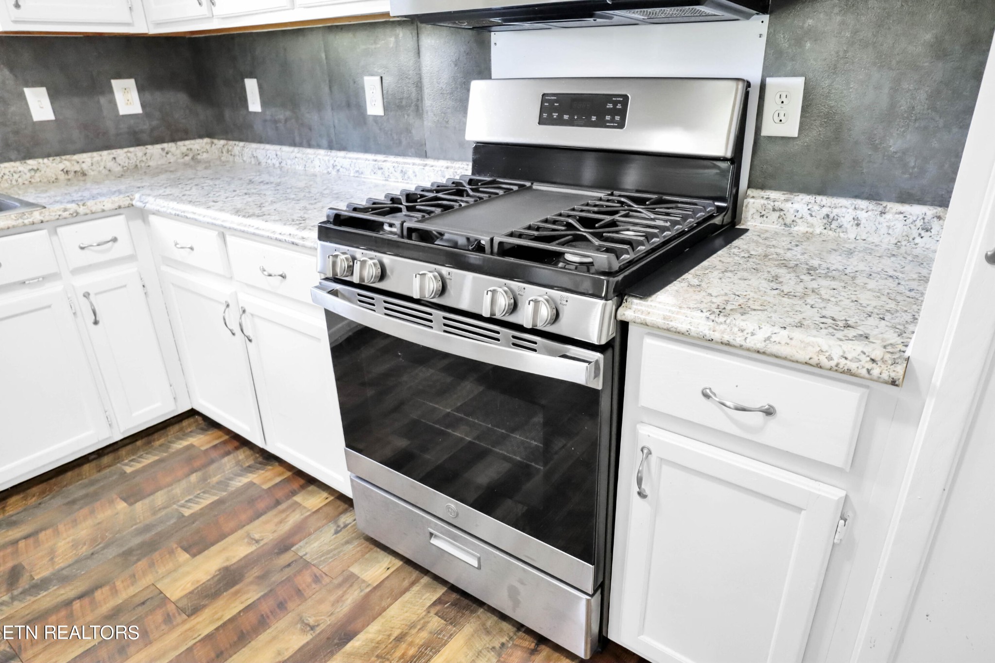 162 Walker Road Sunbright, TN 37872 - Photo 9 of 29 Gallery Image 9