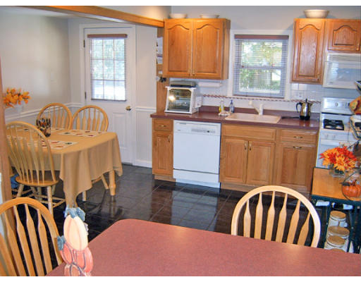 19 Hemlock Road Holbrook, MA 02343 - Photo 8 of 16