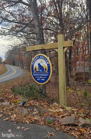a view of mountain view with wooden floor