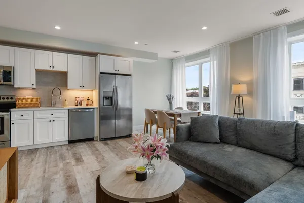 $3,525 | 1457 Tremont Street, Unit 404, Boston, MA 02120