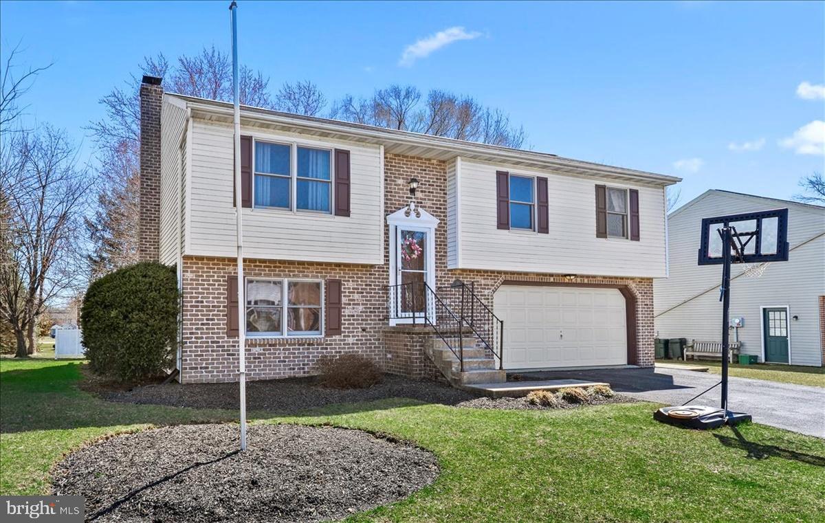 76 Brookfield Road Lititz, PA 17543 - Photo 3 of 26