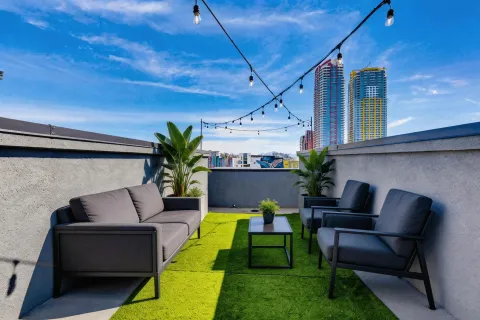 $674,900 | 550 Park Boulevard, Unit 2604, San Diego, CA 92101