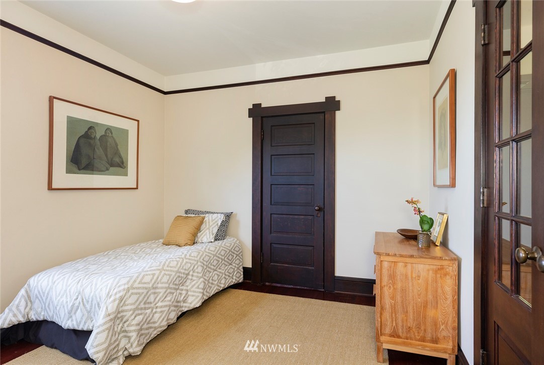 911 West Howe Street Seattle, WA 98119 - Photo 11 of 25 Gallery Image 11