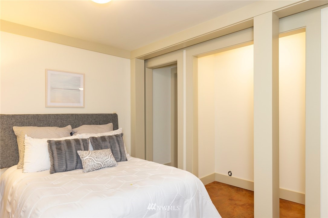 911 West Howe Street Seattle, WA 98119 - Photo 20 of 25 Gallery Image 20