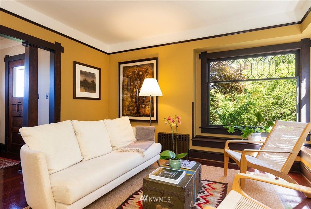911 West Howe Street Seattle, WA 98119 - Photo 3 of 25 Gallery Image 3