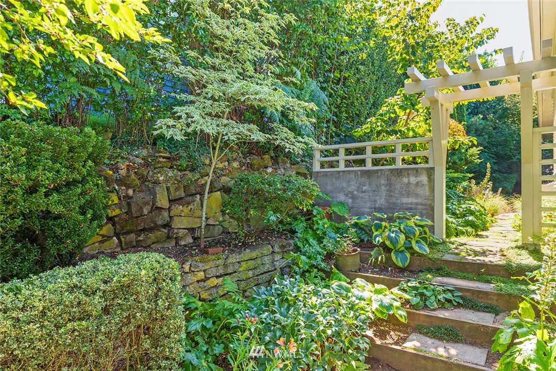 911 West Howe Street Seattle, WA 98119 - Photo 23 of 25 Gallery Image 23