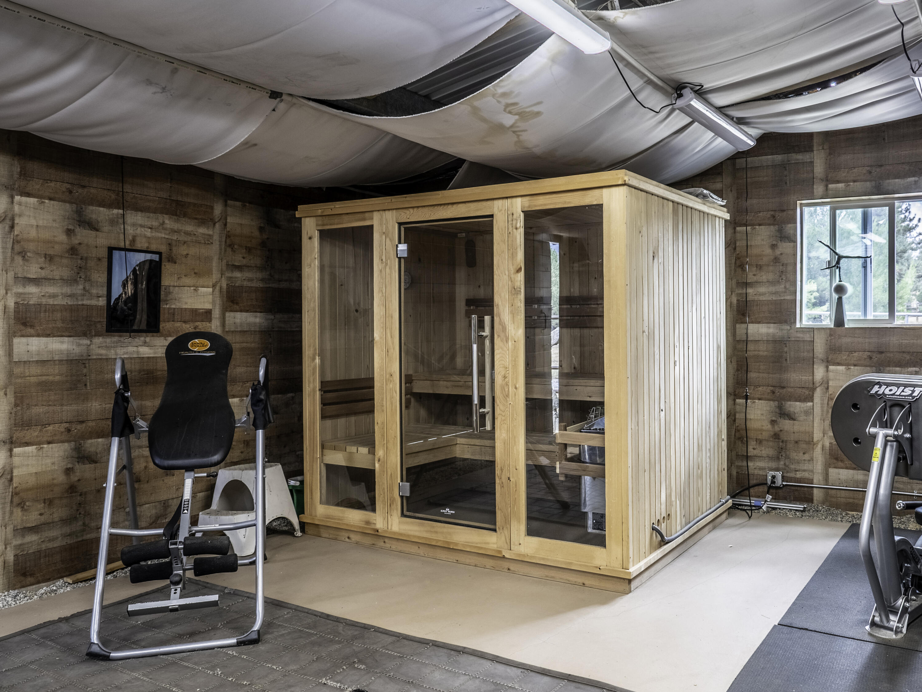 61072 Devils Ladder Road Mountain Center, CA 92561 - Photo 68 of 81 a view of a room with gym equipment