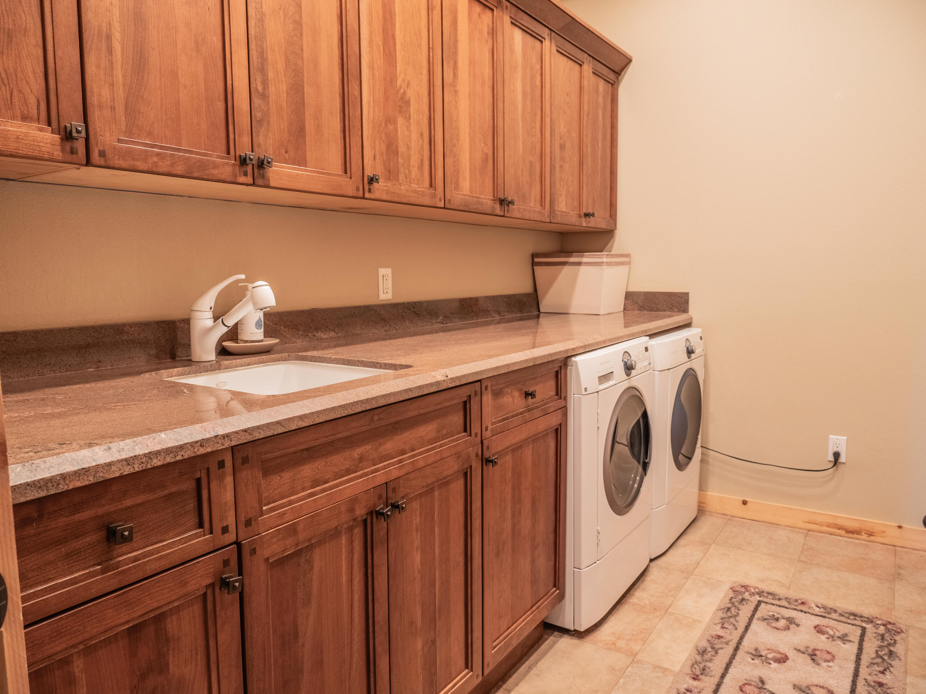 61072 Devils Ladder Road Mountain Center, CA 92561 - Photo 78 of 81 a utility room with dryer and washer