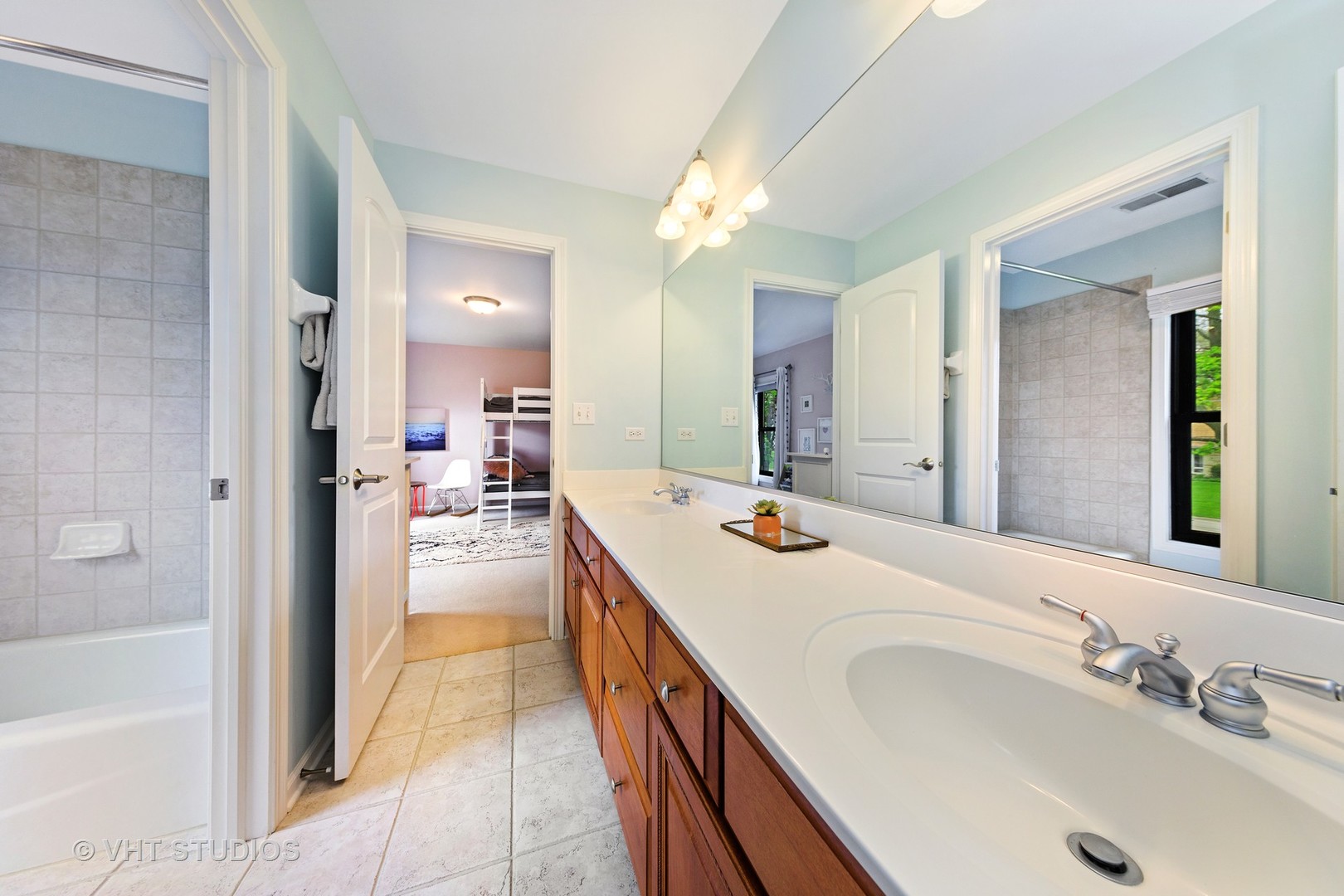 612 Pershing Avenue Wheaton, IL 60189 - Photo 24 of 41