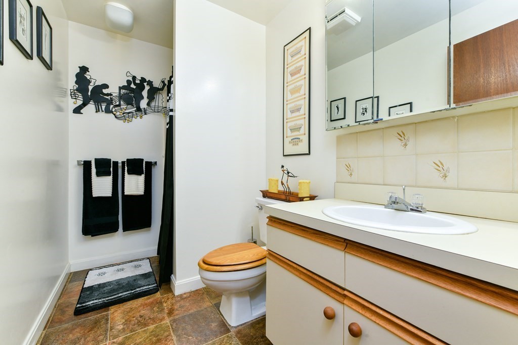 56 Victoria Heights Road, Unit 56 Boston, MA 02136 - Photo 18 of 23 Gallery Image 18