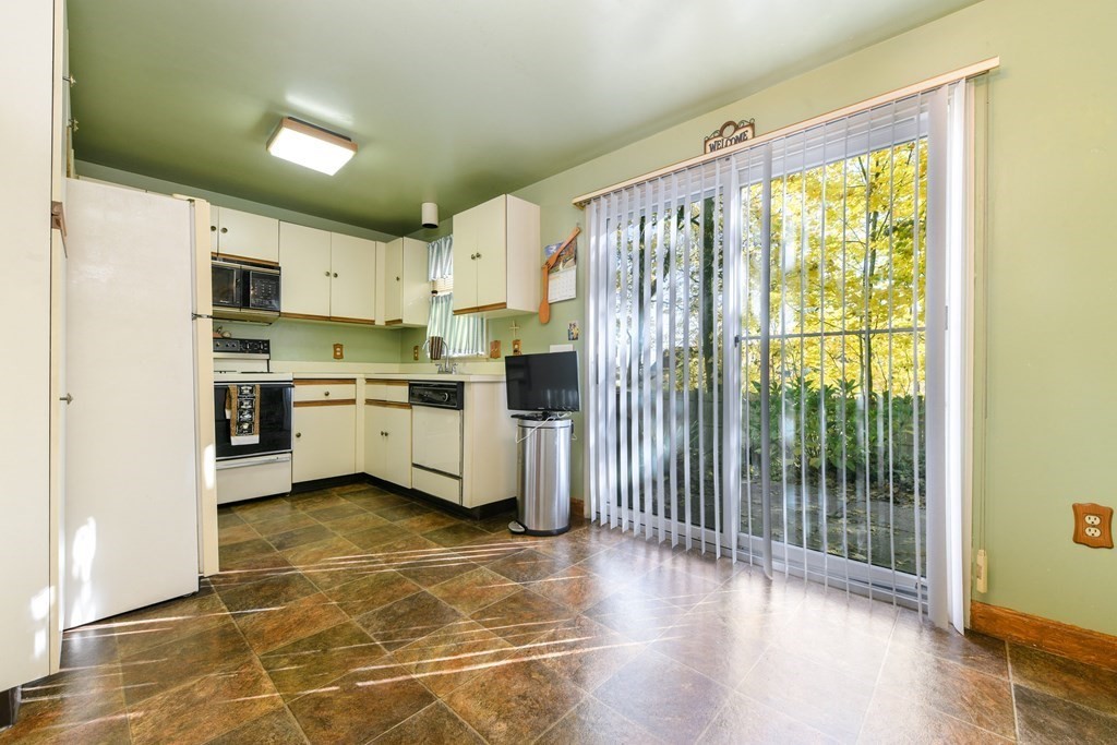 56 Victoria Heights Road, Unit 56 Boston, MA 02136 - Photo 2 of 23 Gallery Image 2