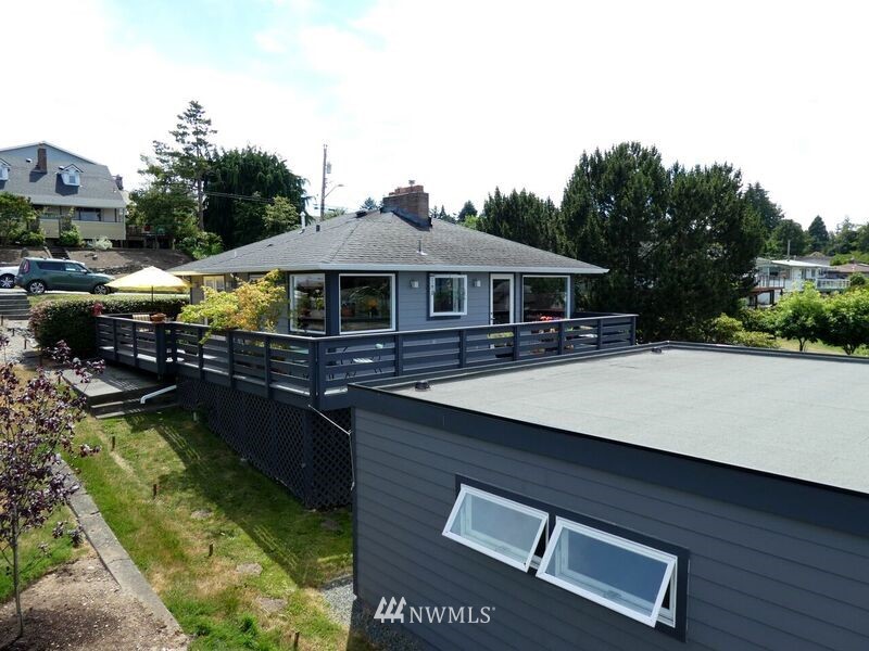 3717 R Avenue Anacortes, WA 98221 - Photo 1 of 25 Gallery Image 1