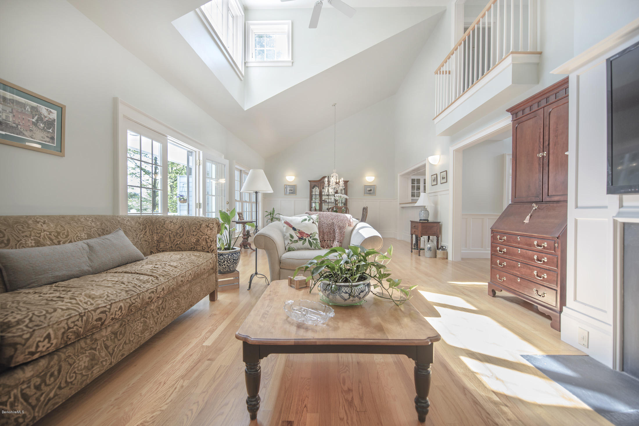1136 Barker Road, Unit 36 Pittsfield, MA 01201 - Photo 5 of 28 a living room with furniture and a rug