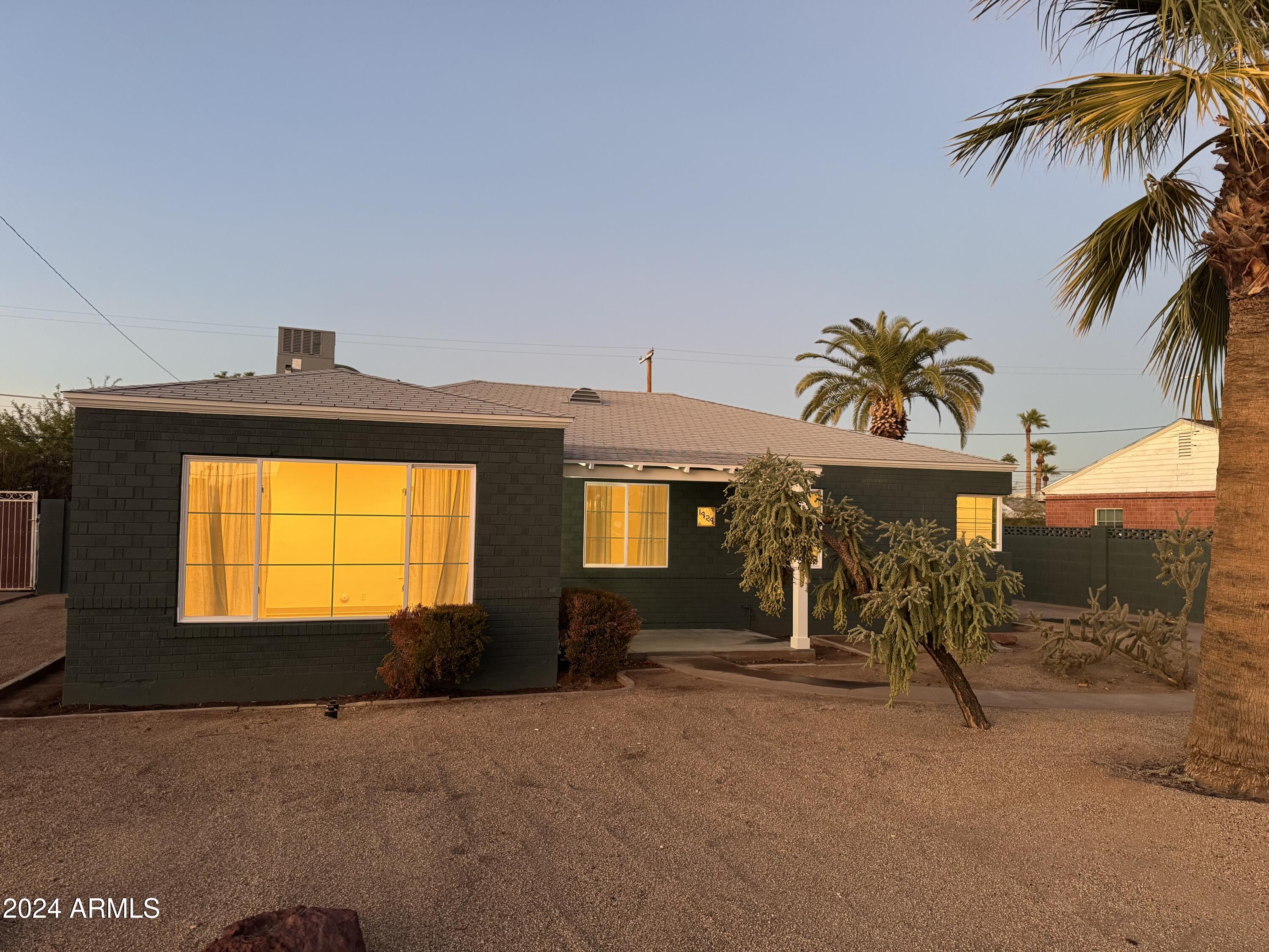 1424 East Coronado Road Phoenix, AZ 85006 - Photo 14 of 52 IMG_5583