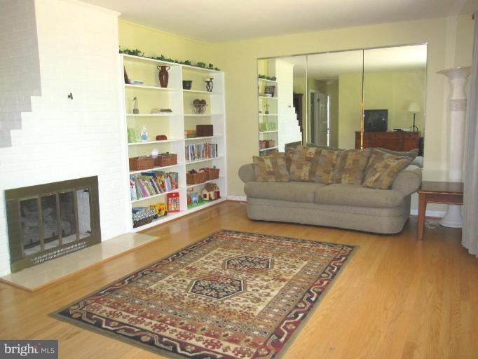 6618 Edsall Road Springfield, VA 22151 - Photo 4 of 19 Living Room #2