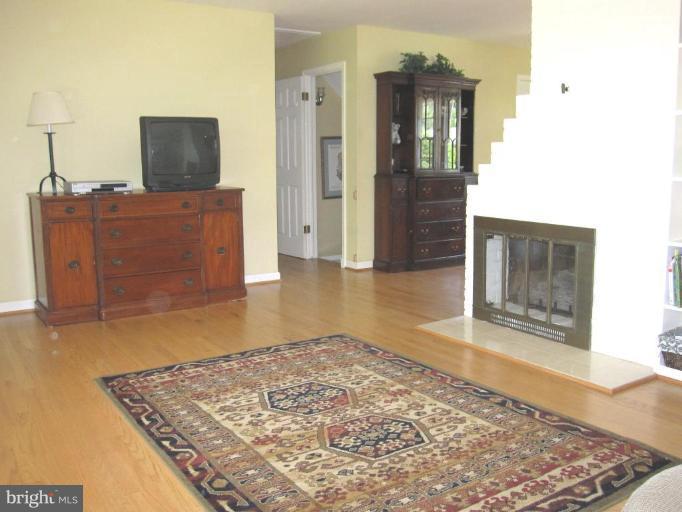 6618 Edsall Road Springfield, VA 22151 - Photo 5 of 19 Living Room #3
