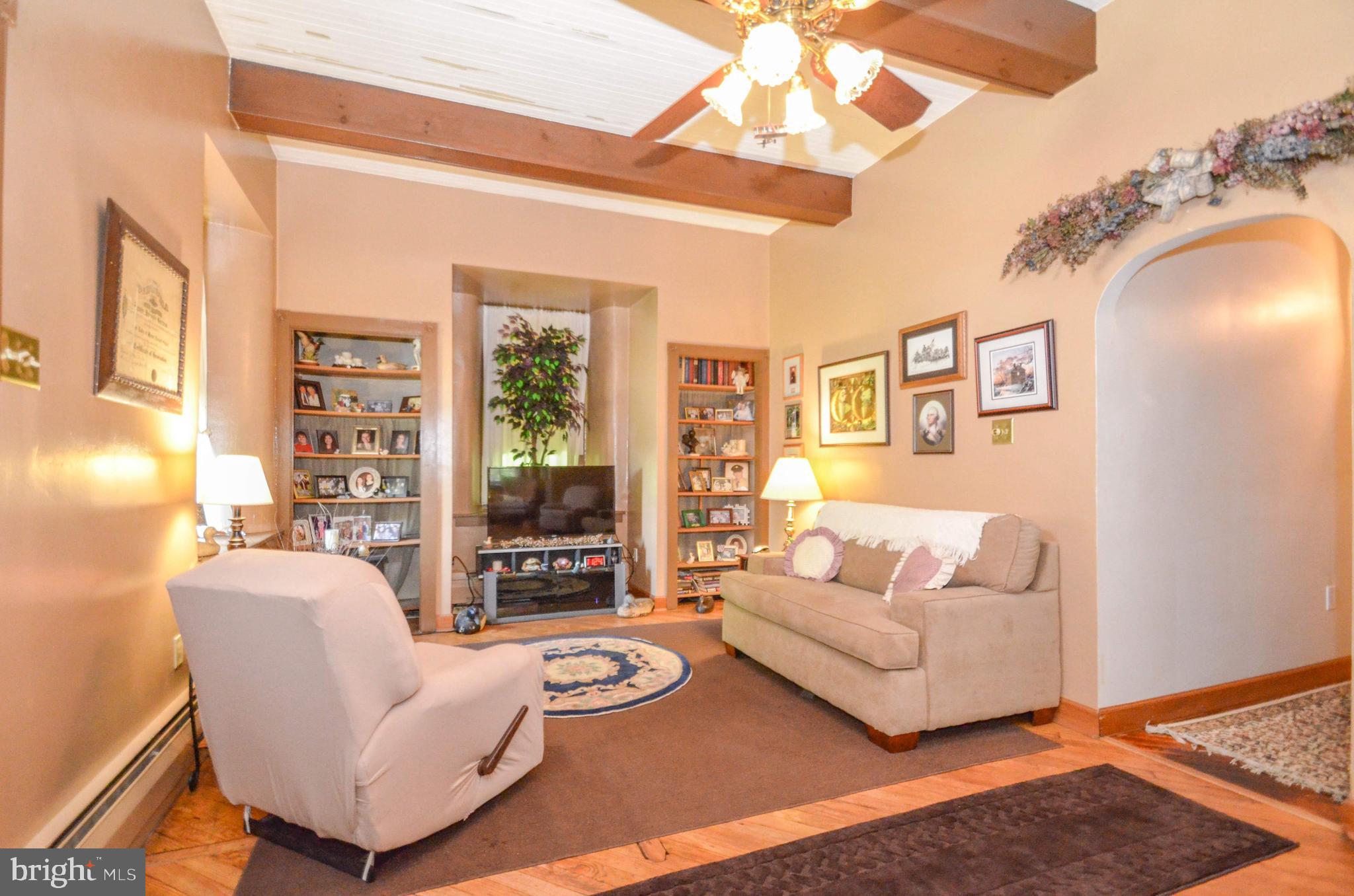 487 Walnuttown Road Fleetwood, PA 19522 - Photo 2 of 23 Gallery Image 2