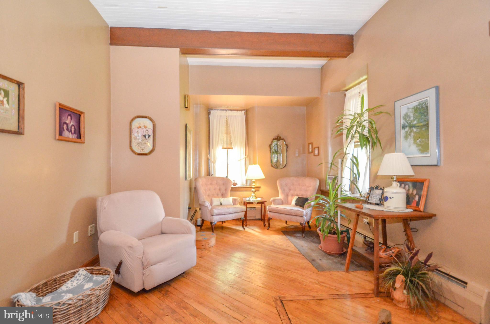 487 Walnuttown Road Fleetwood, PA 19522 - Photo 3 of 23 Gallery Image 3