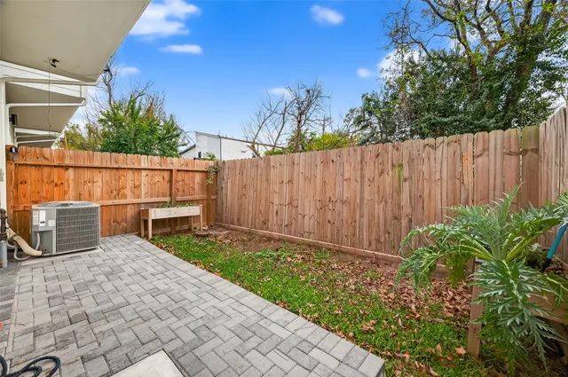 $2,600 | 314 Neyland Street, Houston, TX 77022