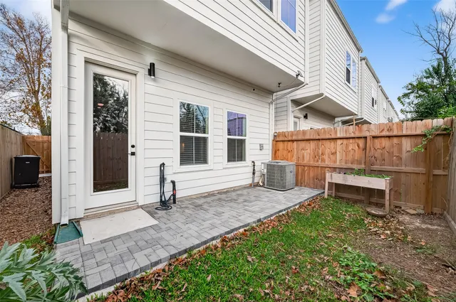 $2,600 | 314 Neyland Street, Houston, TX 77022