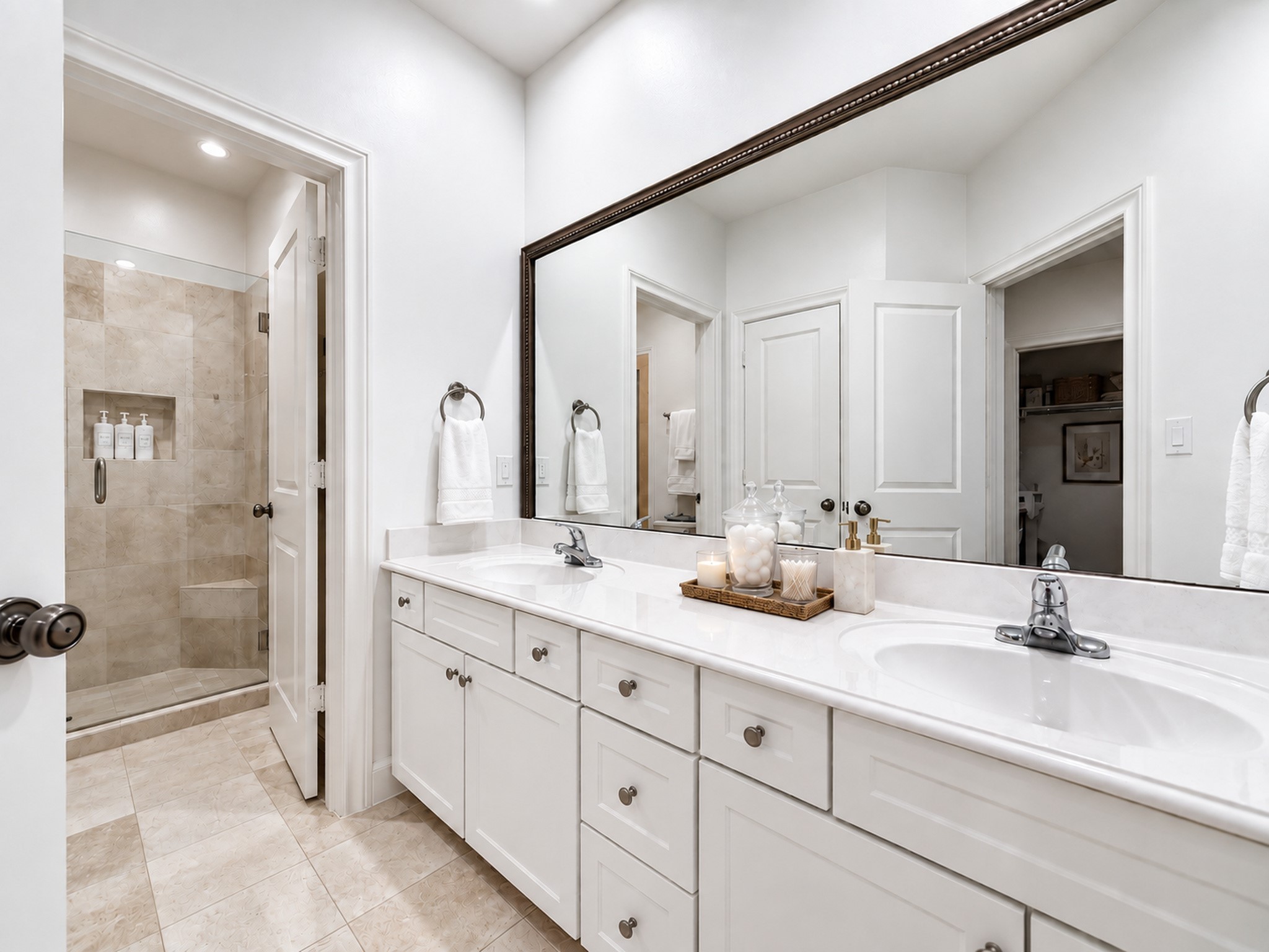54 Riva Row The Woodlands, TX 77380 - Photo 33 of 50 Secondary Bathroom