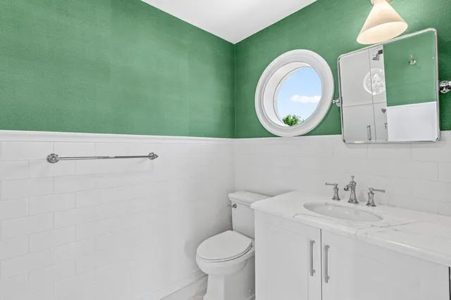 $8,900,000 | 1690 Lands End Road, Manalapan, FL 33462