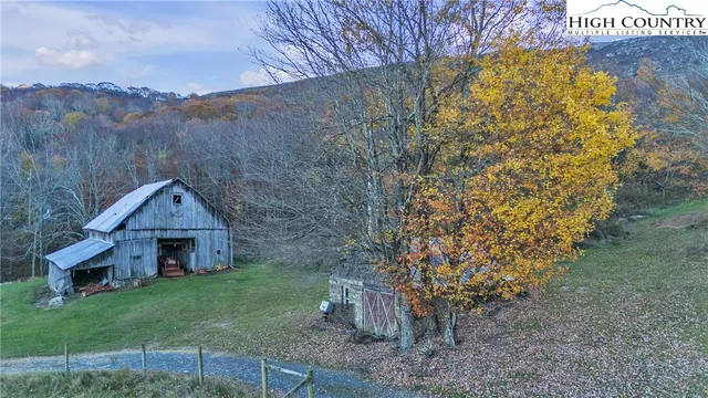 $549,000 | 984 Cloverdale Lane, Independence, VA 24348