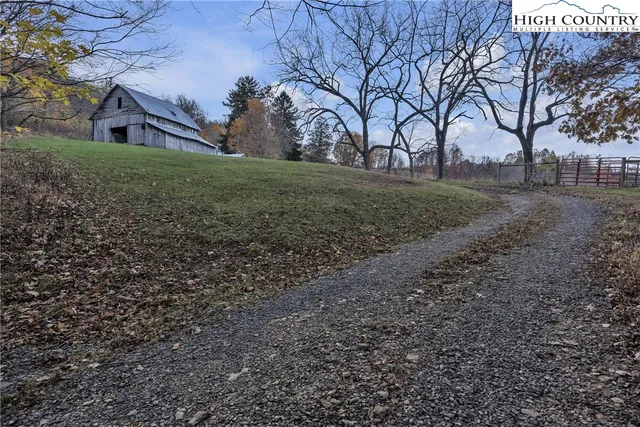 $549,000 | 984 Cloverdale Lane, Independence, VA 24348