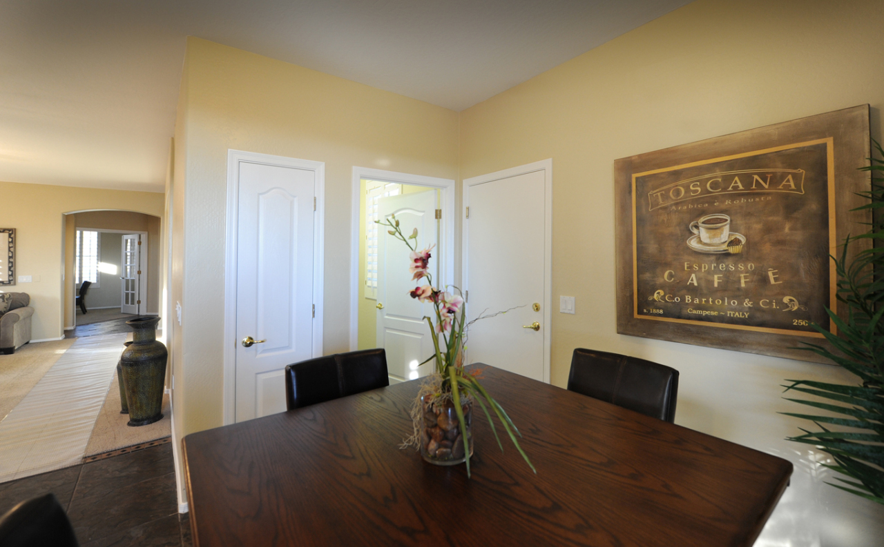2613 West Florentine Road Phoenix, AZ 85086 - Photo 17 of 38 kitchen nook