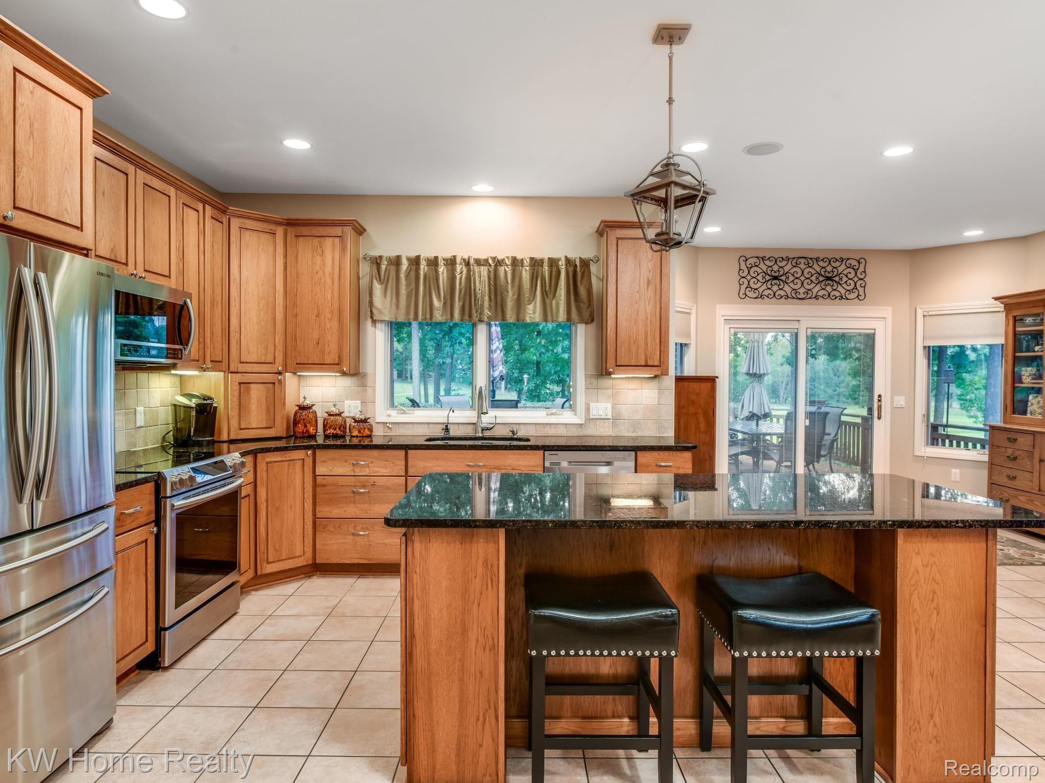 448 Inverness Highland, MI 48357 - Photo 18 of 36 448 Inverness Highland Charter-032-032-448 Inverness Highland MI0031-MLS_Size - Copy.jpg