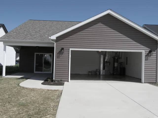 $304,900 | 1105 East Wabash Street, Frankfort, IN 46041