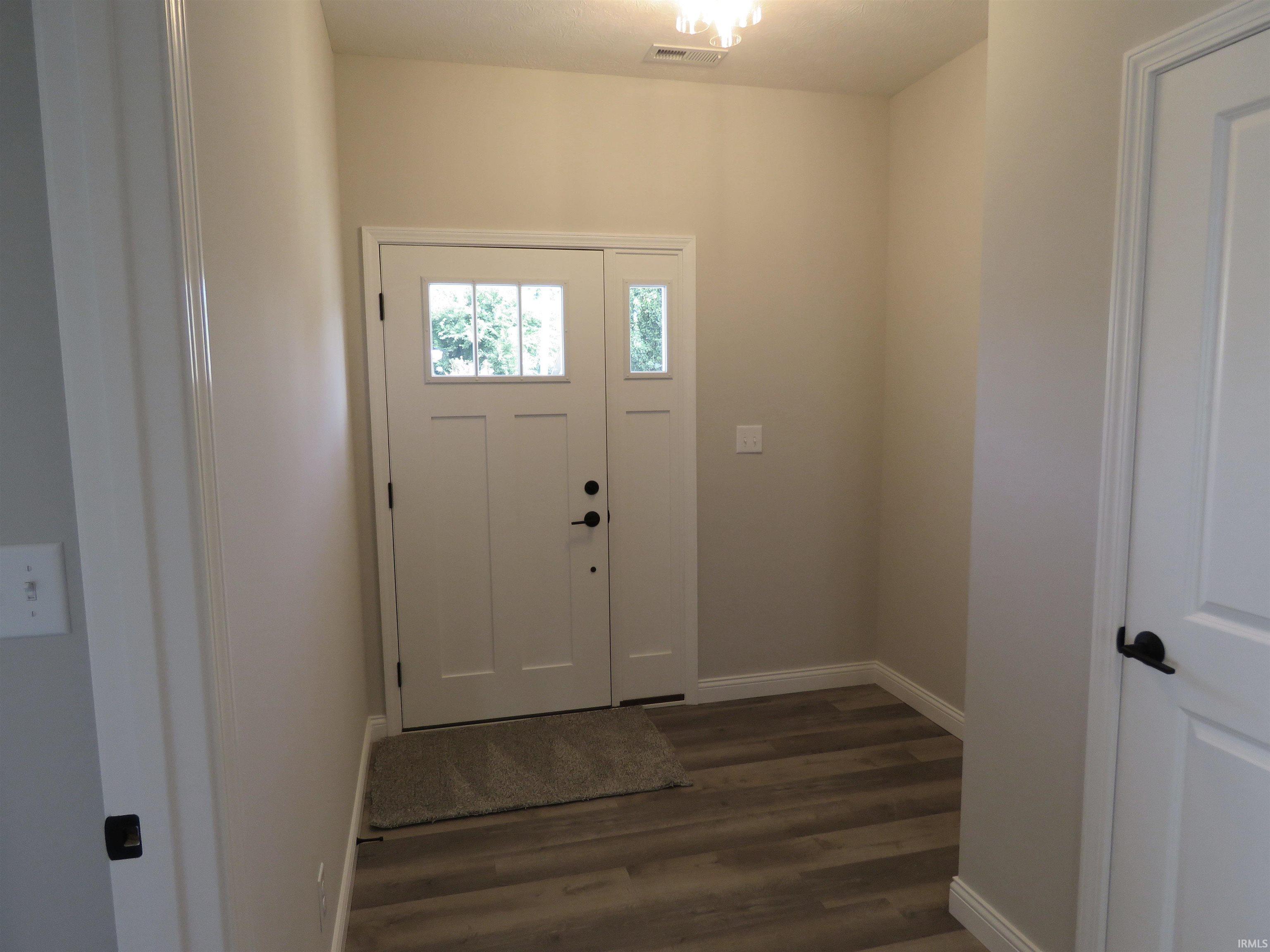 1105 East Wabash Street Frankfort, IN 46041 - Photo 2 of 18